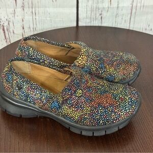 NURSE MATES Pillow tops floral Colorful Textured Womenβs Clogs size 6 EUC